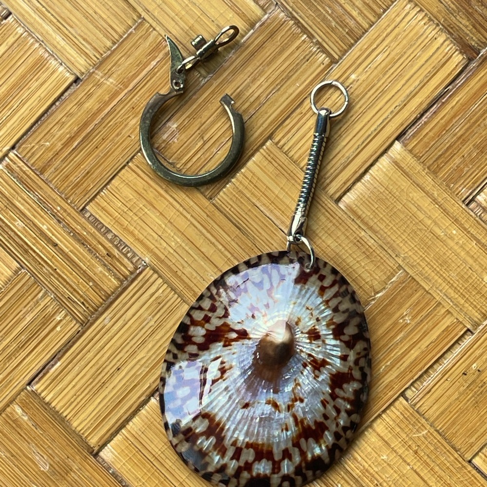 Beautiful shell purse charm/keychain, vintage - Picture 5 of 7